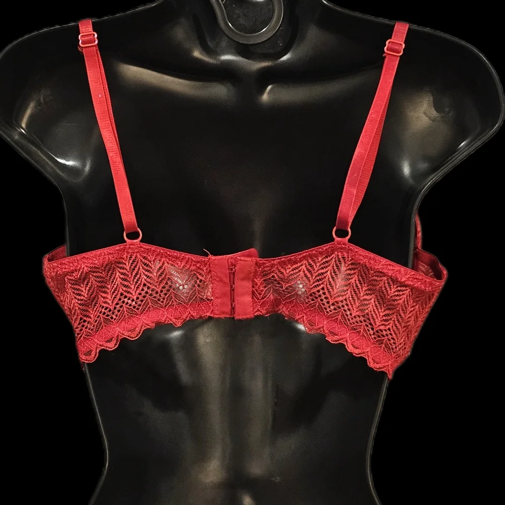 Chic Red Jezebel Push-Up Bra - Size 36C - Like New!